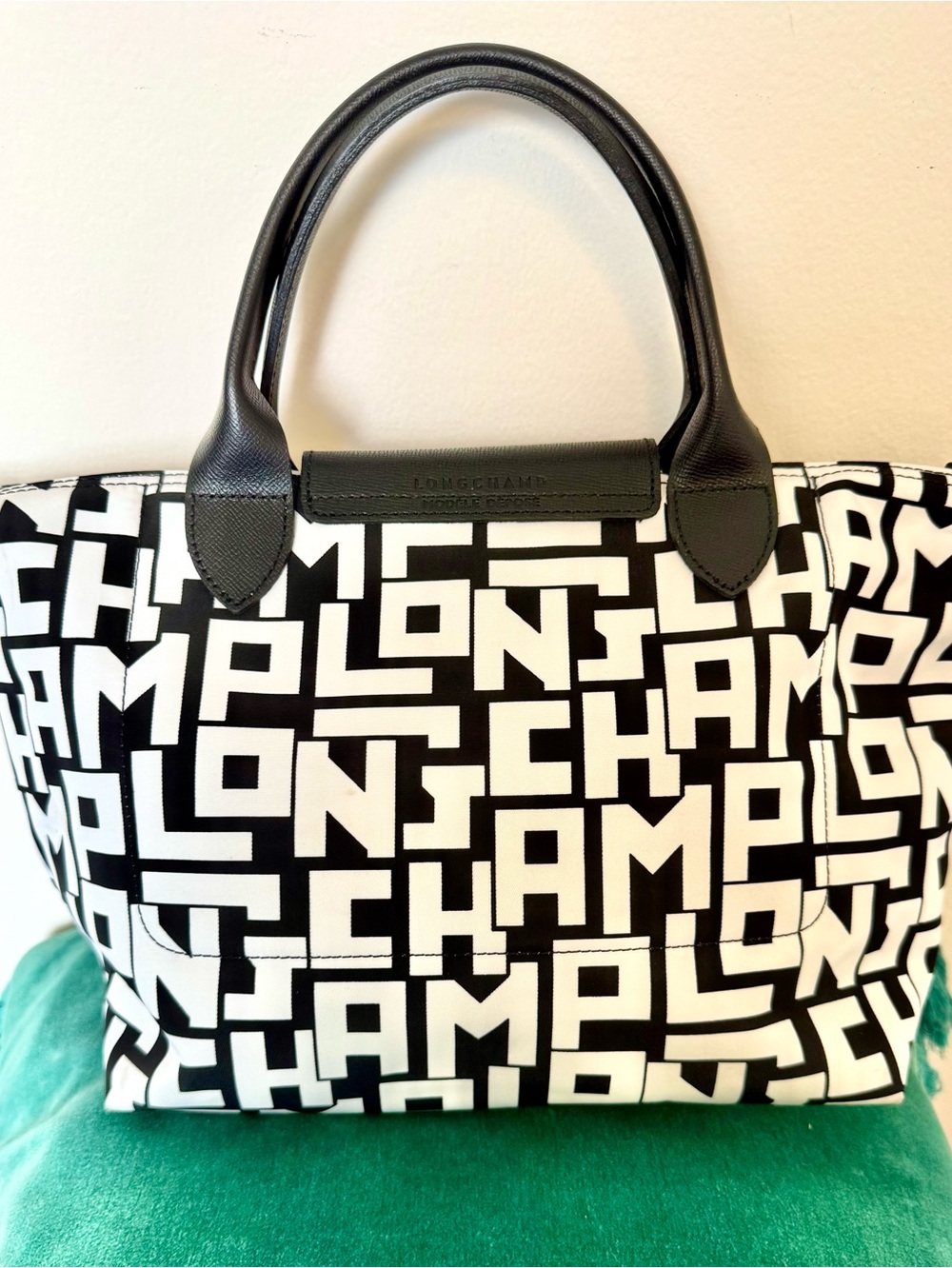 Longchamp Small Le Pliage Graphic Logo Tote - Black & White - Picture 2 of 9